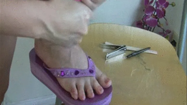 Hot pink toe Polishing in FLIPFLOPS