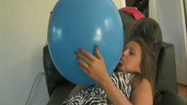 Big Ballon Bigger hten Me! Lots of Blowing