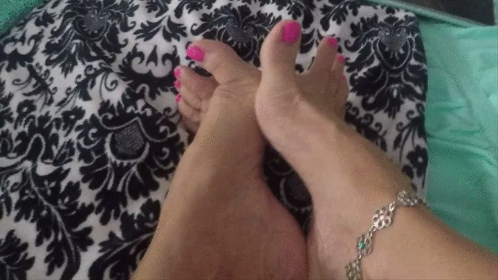 Fresh hot toes spreading high Arch rub FOOT FETISH