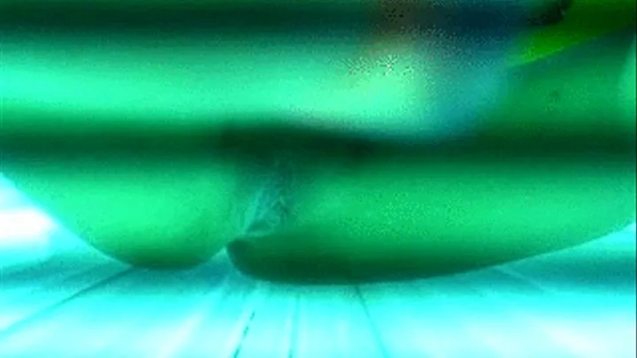 Squirting in the tanning bed