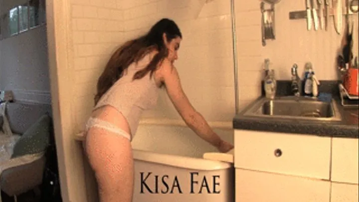 - Very Hairy Kisa Fae Masturbates in Bath