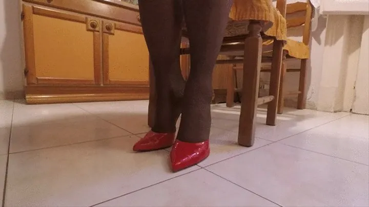 *** custom video *** Waiting friends for a cup of tea in red patent high heel stilettos pointed toe sabots with dark nylons stockings