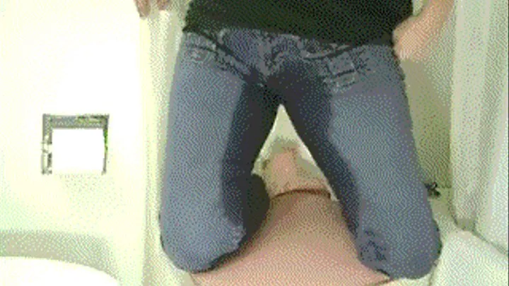 HOT ASS FLOOD IN DENIM PANTS!