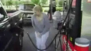 AN ACCIDENT AT THE GAS STATION... EVERYONE SAW!