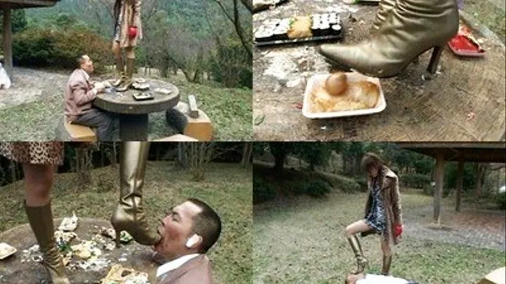 Domme helps man with his food by feeding him with her boot - Full version ( - AVI Format)