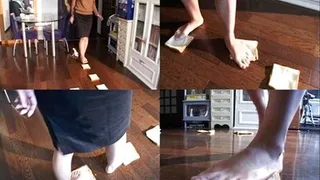 Mistress presses bread using her feet! - Full version ( - AVI Format)