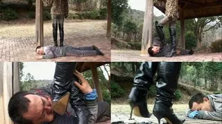 Man is subjected to punishment by trampling - Full version ( - AVI Format)