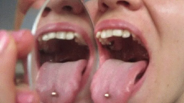 ORAL CAVIT NEAR MIRROR