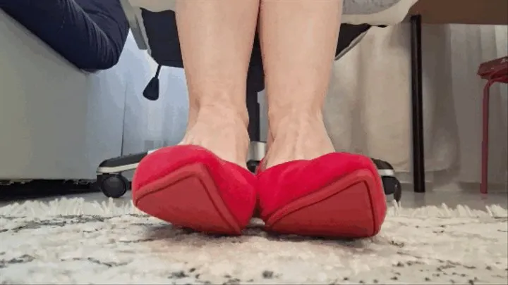 Toe wiggling in new pointed red ballet flats Sh