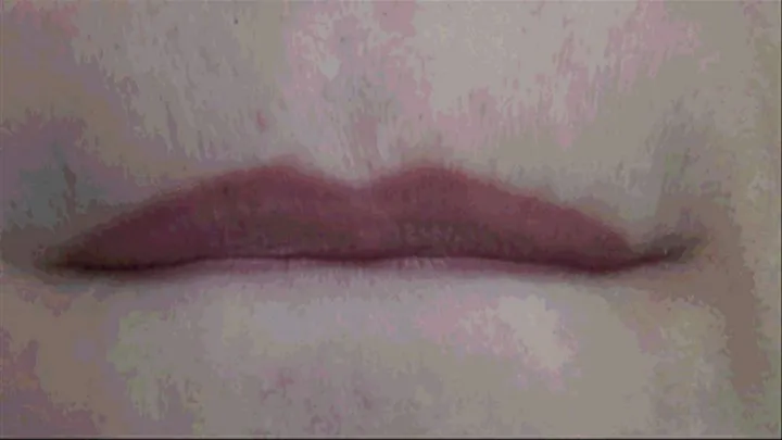 HOT AND SEXY LIPS CLOSEUP