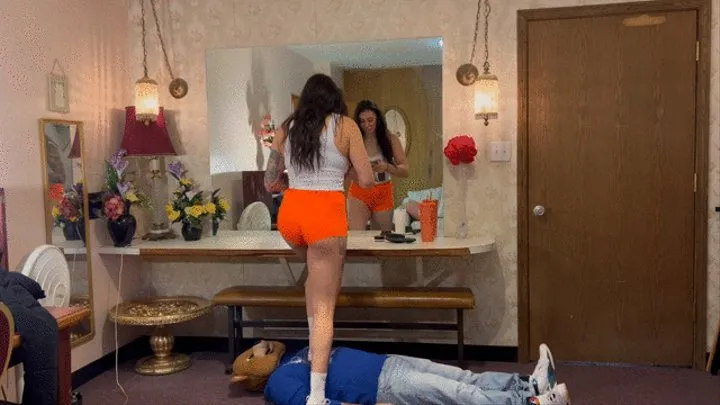 Hooter Girl Getting Ready