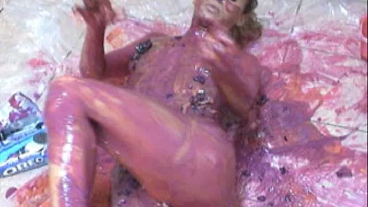 Kinky MILF Holly covered in goop