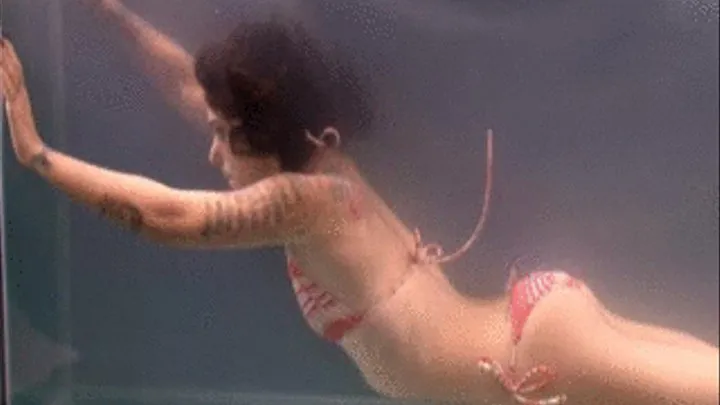 Kayla Underwater bikini changing and sexy movements