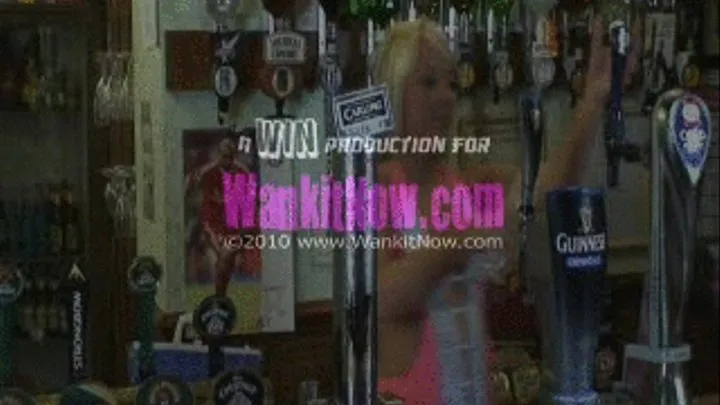 BECKY / Barmaid Lapdance