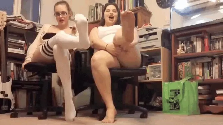 Giantess Sorority Girls Play With You!