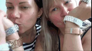 Two sexy ladies masturbate with wristwatch 2Wn