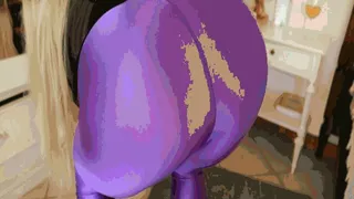 Round ass in purple leggings