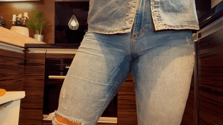 Diana pees in her jeans