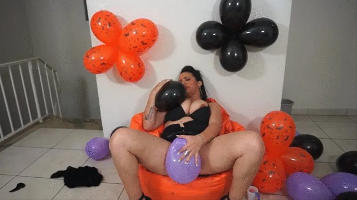 A PERVERTED MILF WITH HORNY BY BALLONS - TOP MILF ADRIANA FULLER - NEW KC 2019 - CLIP 3