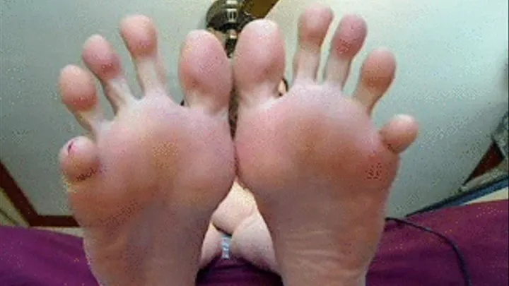 MY STEP-SIS MISTRESS STORMY SHOWS OFF HER SIZE 13 FEET!TOE SPREADS-P3