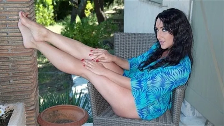 Chloe Lovette - Warm evening, hot feet!