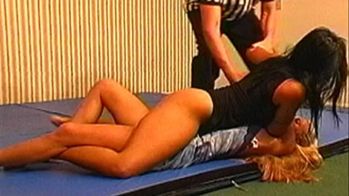 Gina Vs. Jessica - Video WW69 - The First Half of the Match - Medium