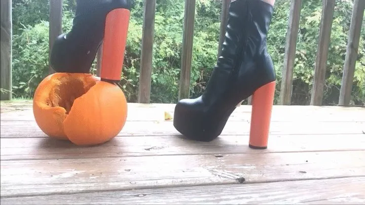 Pumpking CRUSHING in Platform Boots-Many angles!