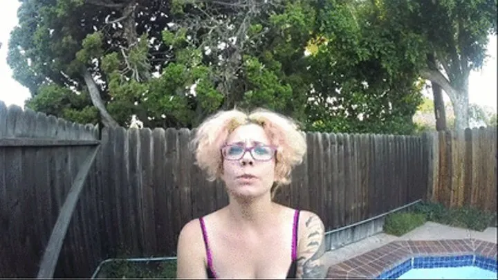 Deanna does the PEE DANCE! DESPERATION and PEE in the hot tub!