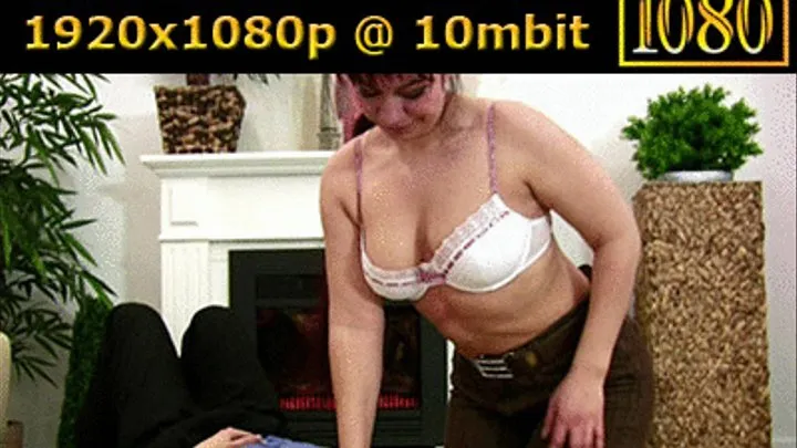 Doreen takes her slave the air to breath with her stomach (WMV - FULL HD - )