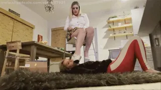 Kendra's foot-domination