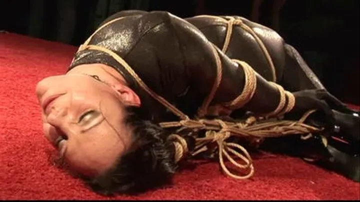 Katarina Blade - hogtied live at BoundCon