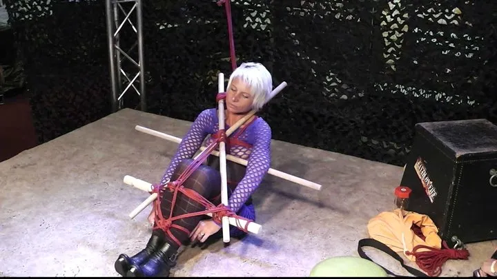 Escape Challenge Stage at BoundCon Austria - Delona vs. Lena King - Full Clip