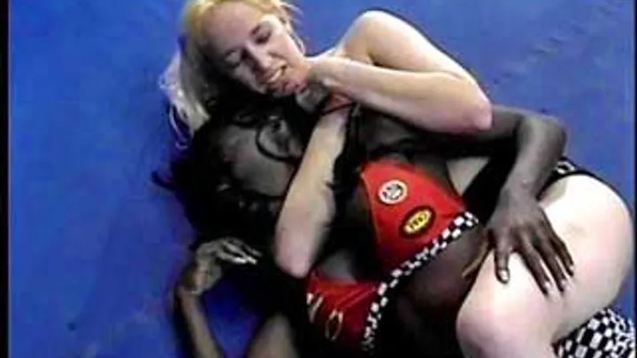 Blond Smothering Queen Shannon Works Over Ebony Lee In The Ring Part 02