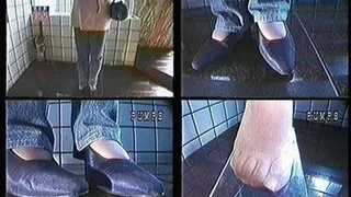 Lady in jeans is about to undress as she first removed her shoes - MV-071 - Full version ( - AVI Format)