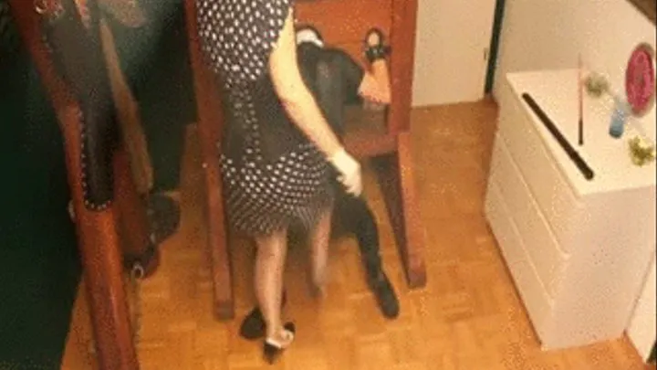 Ballbusting in Nylons