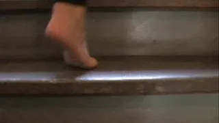 Barefoot at the staircaise