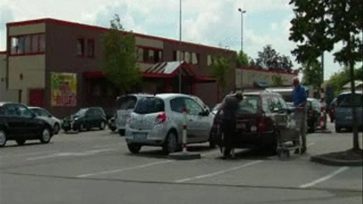 public fuck by supermarket