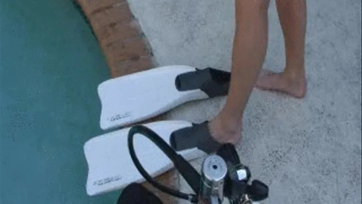 TAYLORS SOLO DILDO SCUBA SESSION