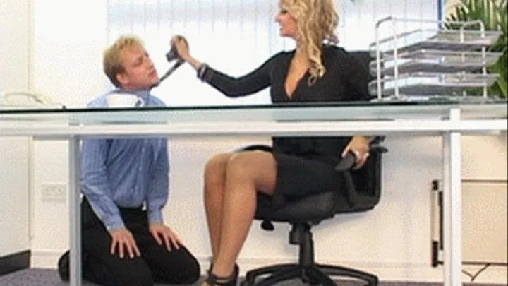 Karolina - office domination part 1