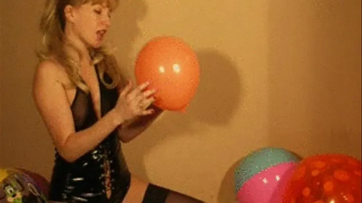 Balloons Striptease