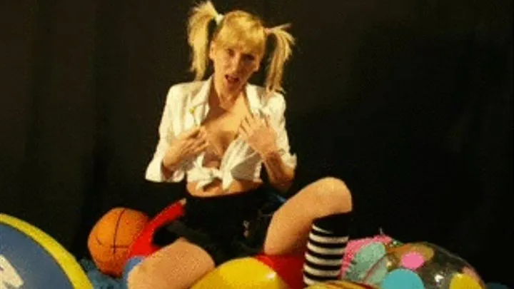 Alina : Beachballs,Blowjob + Lolly