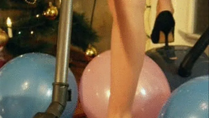 Alina Vacuuming in High Heels - Ballons pop