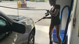 Pussy Flashing at Carwash