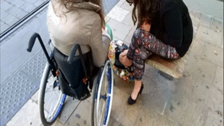 Nice High Heels Pumps & Wheelchair