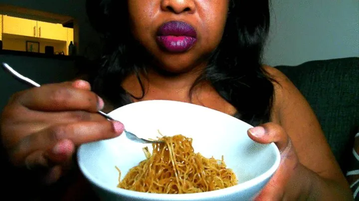 Big Lips Munching On Long Noodles 2020