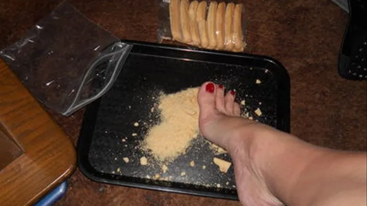 Messy food crush with gorgeous feet