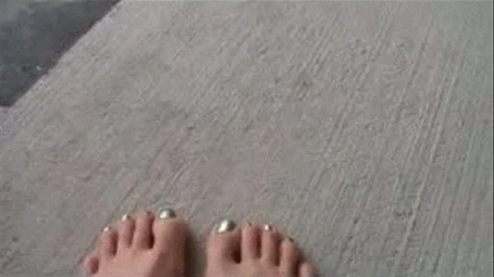 POPPING TOES AND ANKLES