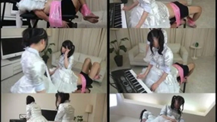 Face Sitting While Playing the Piano!