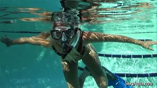Sexy Snorkel MILF