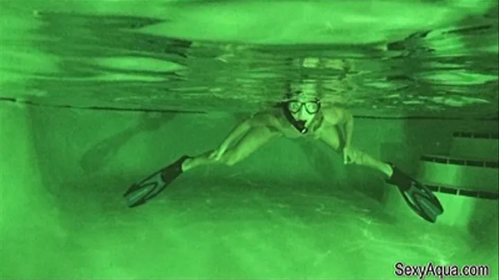 Underwater MILF Snorkel Girl in Nightshot